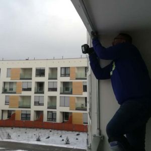 2. INSTALACJA RAMY Z PROFILI STALOWYCH