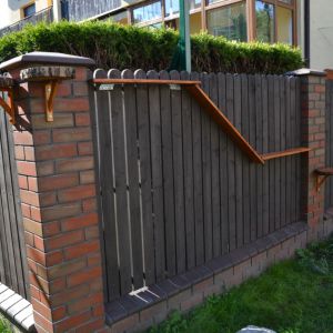 PÓŁKA DREWNIANA DLA KOTÓW