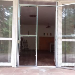 DRUGIE DRZWI BALKONOWE Z SIATKĄ DLA KOTA