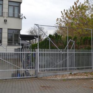 OCHRONA BRAMY AUTOMATYCZNEJ JAKO CZĘŚĆ ZABEZPIECZENIA OGRODU - WARSZAWA