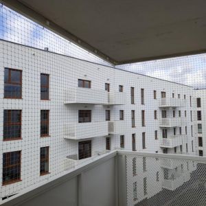 MONTAŻ SIATKI BEZ WIERCENIA W ELEWACJI -  POZNAŃ