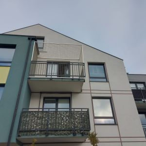 OSIATKOWANIE BALKONU BEZ ZADASZENIA METODĄ BEZ WIERCENIA W ELEWACJI - SZCZECIN