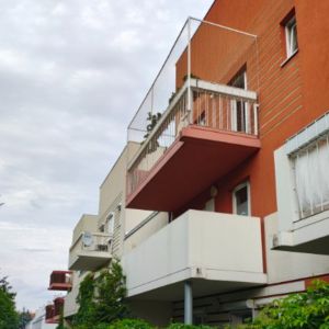 MONTAŻ SIATKI BALKONOWEJ ZE STWORZENIEM ZADASZENIA Z SIATKI  - WROCŁAW